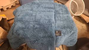 lot 86 image: 2 pack of Superior branded cotton bath rugs