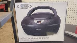 lot 95 image: Jensen Portable CDRadio Player