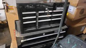 lot 4 image: Craftsman Rolling Tool Chest with lock and key