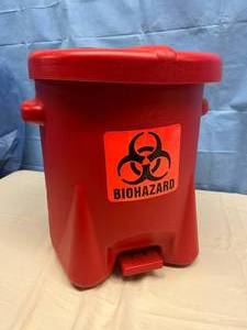 lot 47 image: Biohazard Hazardous Plastic Waste Bin with Foot Pedal