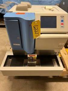 lot 41 image: MSRP $7500 TOSOH HLC-723G7 Automated Glycohemoglobin Analyzer&nbspHPLC Imunoassay -&nbspfully automated compact benchtop analyzer combines diabetes monitoring and diagnosis with -thalassemia testing on a single platform - Works Great