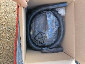 lot 60 image: Stinger 2.5-gal wet dry vac