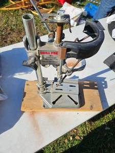 lot 48 image: Drill vise