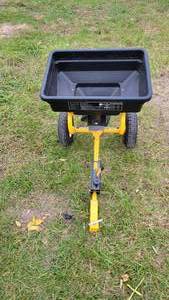 lot 125 image: Yardworks Fertilizer,New