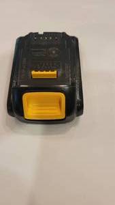 lot 137 image: DeWalt 20 Vmax Lithium Battery