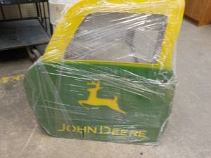 Metal Door John Deere Dcor can b...