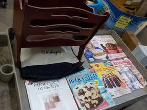 Wood Magazine Rack, Bag and Cookboo...