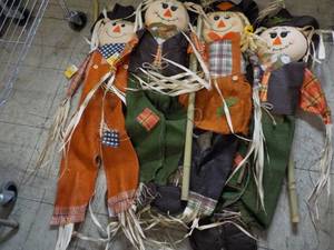 4 - 5 ft Scarecrows with Bamboo Sta...