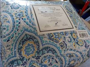 20 piece King Size Comforter Set...