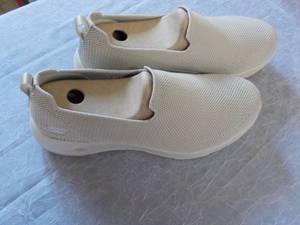 Skechers GoWalkJoy USA size 9 Machi...