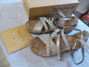 Bearpaw size 11 Womens Sandals...
