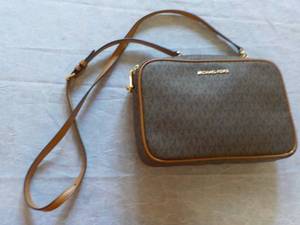Michael Kors Purse NEW but slight ...