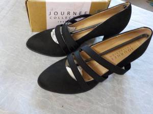 Journee Collection size 8.5 Womens...