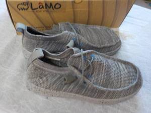 Lamo size 7 Shoes...