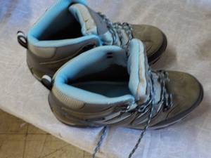 Bearpaw size Womens 8.5 Workboats...