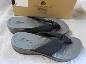 Clarks Cloud stoppers Women size 7...