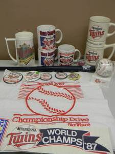 lot 38 image: LARGE COLLECTION OF MINNESOTA TWINS 1987 & 1991 WORLD SERIES COLLECTIBLES - VERY NICE - GREAT PIECES - SEE PICTURES