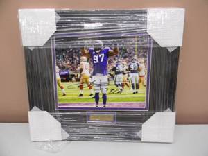 lot 66 image: MINNESOTA VIKINGS Everson Griffen SIGNED Professionally Framed - GREAT PIECE - APPROX 16 By 14 - SEE PICTURES