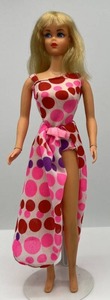 lot 11 image: Vintage DRAMATIC LIVING Barbie 1970 Blonde Complete original Outfit
