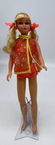 lot 25 image: Vintage Sausage Curl Skipper Blonde Original Swim Outfit TNT Barbie 1969-70 #1105