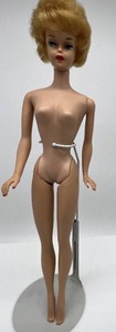 lot 32 image: Vintage 1962 Blonde BUBBLE CUT Barbie Blue Eyes Overpainted Red Lips