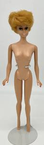 lot 39 image: Vintage 1960s White Ginger BUBBLE CUT Barbie #850 Faded Lips