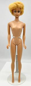 lot 70 image: Vintage 1963 BUBBLE CUT Barbie Ginger Blonde Hair Blue Eyes Red Lips