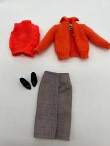 lot 108 image: Vintage 50s Barbie #0976 SWEATER GIRL Outfit 4 pc set