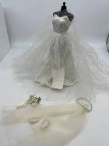 lot 122 image: Vintage Barbie Wedding Day Set #972 Doll Outfit 1959 Bridal Dress Mattel