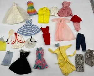 lot 141 image: Vintage Original Mattel BARBIE CLOTHING Lot of 23 Pieces Bathrobe Jeans Skirt Dresses Accessories