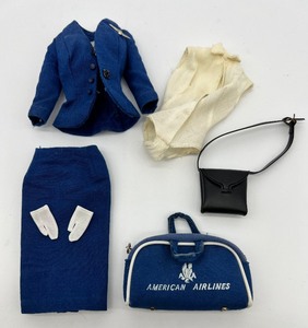 lot 47 image: Vintage Barbie Doll 984 American Airlines Flight Stewardess Outfit