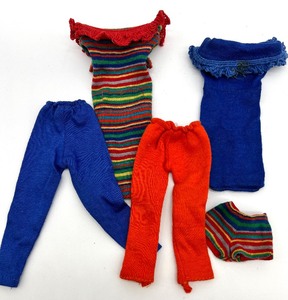 lot 66 image: Vintage 1964 Barbie Knit Separates #1602 Set of 5 from Mix and Match KNIT PAK 342-17