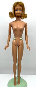 lot 75 image: Vintage 1963 MIDGE barbie Doll With Sandy Blonde Flipped Hair style Straight Legs JAPAN