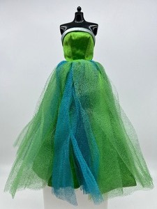 lot 87 image: Vintage Barbie Doll Senior Prom #951 Gown  Dress MINTY  1960s