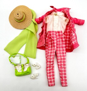 lot 157 image: Barbie Outfit - 2001 Silkstone Country Bound