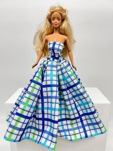 lot 173 image: Lot of 6 Barbies including Sleeping Beauty