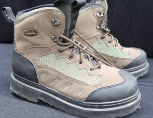 lot 16 image: CABELAS ULTRALIGHT WADING BOOTS