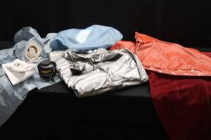 lot 25 image: AERO BEDS  AIR BED