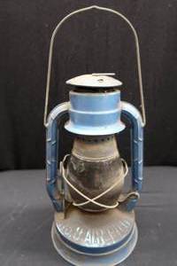 lot 46 image: DIETZ LANTERN IN BLUE
