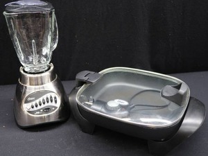 lot 52 image: OSTER PAIR OF SMALL APPLIANCES