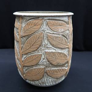 lot 56 image: MID-CENTURY CERAMIC STUDIO POTTERY  FRANK WILLET
