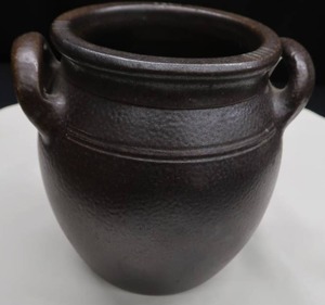 lot 66 image: VINTAGE HOGANAS STONEWARE POT