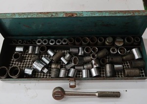lot 97 image: VINTAGE SOCKET CADDY IN GREEN