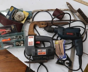 lot 98 image: HUGE LOT OF POWER AND HAND TOOLS
