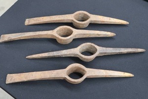 lot 107 image: 4 VINTAGE UNMARKED PICK AXE HEADS