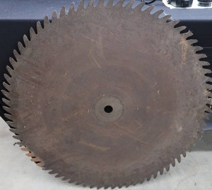 lot 108 image: VINTAGE SAW BLADE IN BEAUTIFUL CONDITION