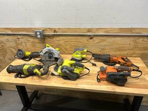 lot 94 image: Lot of Non-Working Tools