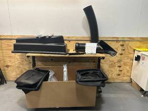 lot 60 image: 42in Bagger Zero-Turn-Radius Riding Mower Model 79391