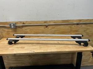 lot 98 image: CARGOLOT Rooftop Cross Bars
