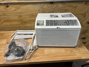 lot 20 image: LG 5,000 BTU 115-Volt Window Air Conditioner LW5016 in White